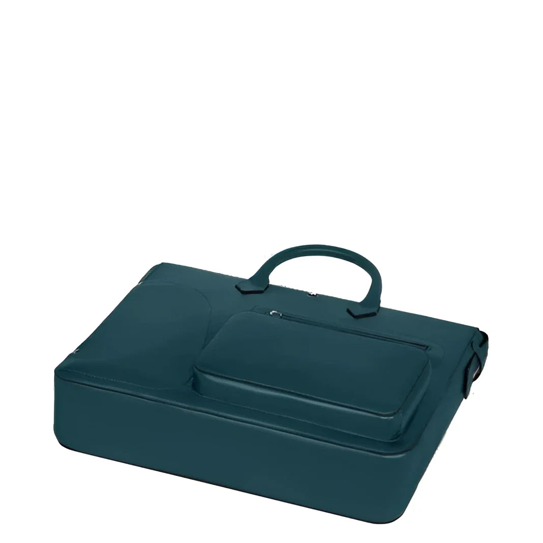 Montblanc borsa 24 7 soft blu legion 198736 in pelle di colore blu legion con manico superiore e tasca anteriore, esempio di maestria artigianale