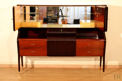 Credenza di metà secolo di osvaldo borsani in mogano e acero con finitura lucida e vetri, arredamenti borsani varedo