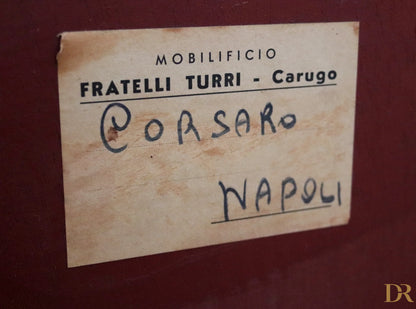 Etichetta vintage sul retro della credenza di metà secolo osvaldo borsani in mogano palissandro acero italia anni 50