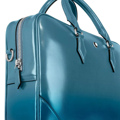 Portadocumenti meisterstück blu fumé in pelle verniciata turchese con ferrature argento e design minimalista di maestria artigianale montblanc