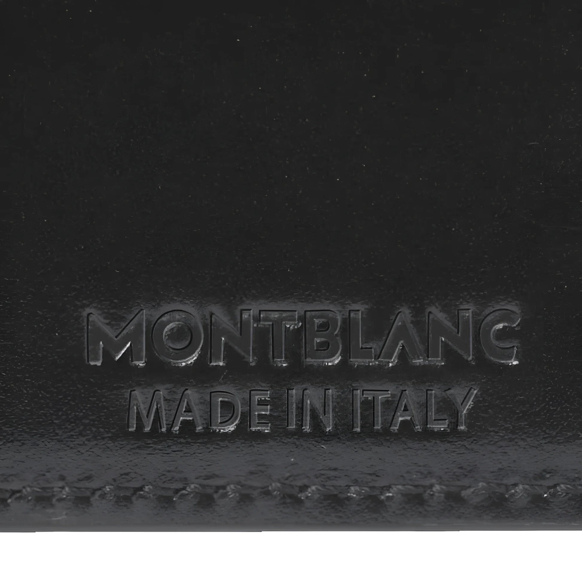 Portafoglio meisterstuck montblanc in pelle nera con logo montblanc made in italy in rilievo modello 198314