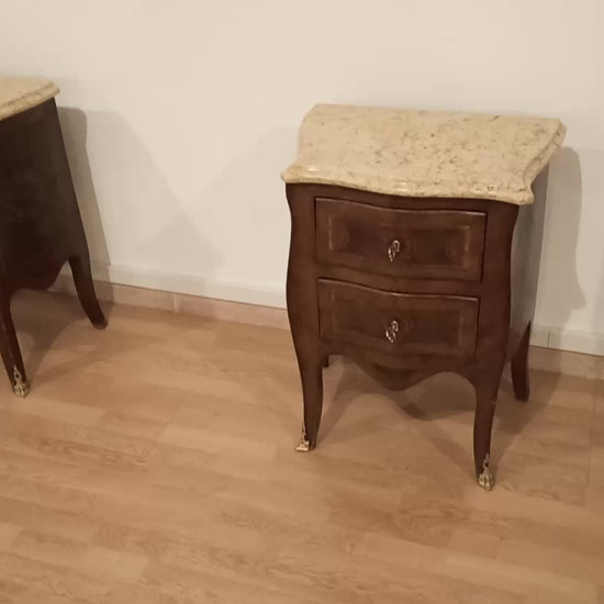 Coppia comodini in stile Luigi XV in bois de rose con intarsi e piano in marmo — Restaurati, area napoletana