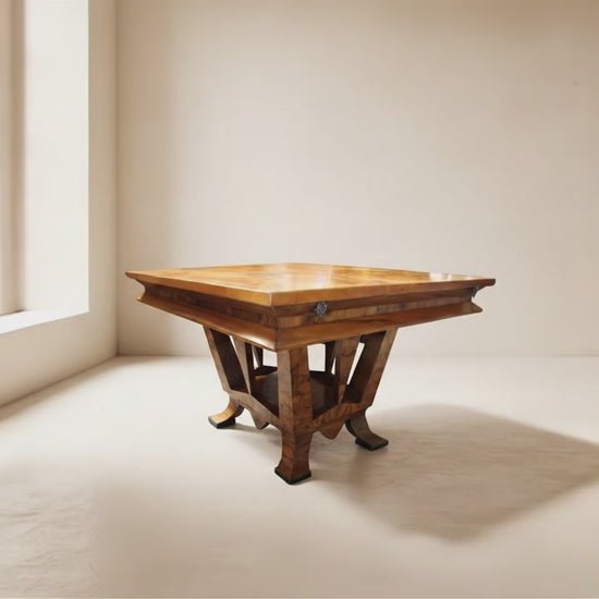 Tavolo Art Déco con piano intarsiato e iscrizione — Realizzato per il Ministro Bottai, Roma, 1933